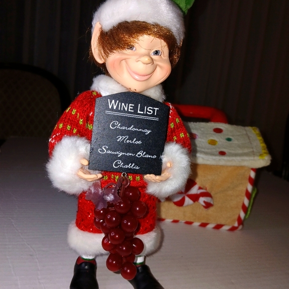 KAREN DIDION COLLECTION "WINE LIST ELF" WITH GRAPES (RETIRED) CHRISTMAS DECOR - Picture 8 of 11